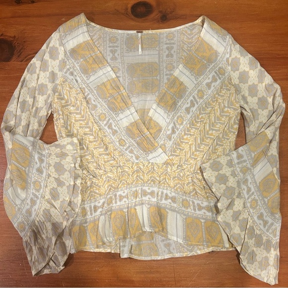 Free People Rosalie Wrap Top. Womens Size S. Bell Sleeves Bohemian Cream/Yellow - Picture 4 of 11